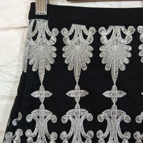 MA LF Seek The Label Designer Black Embroidered High Waist Mini Skirt NWT S - Picture 2 of 7